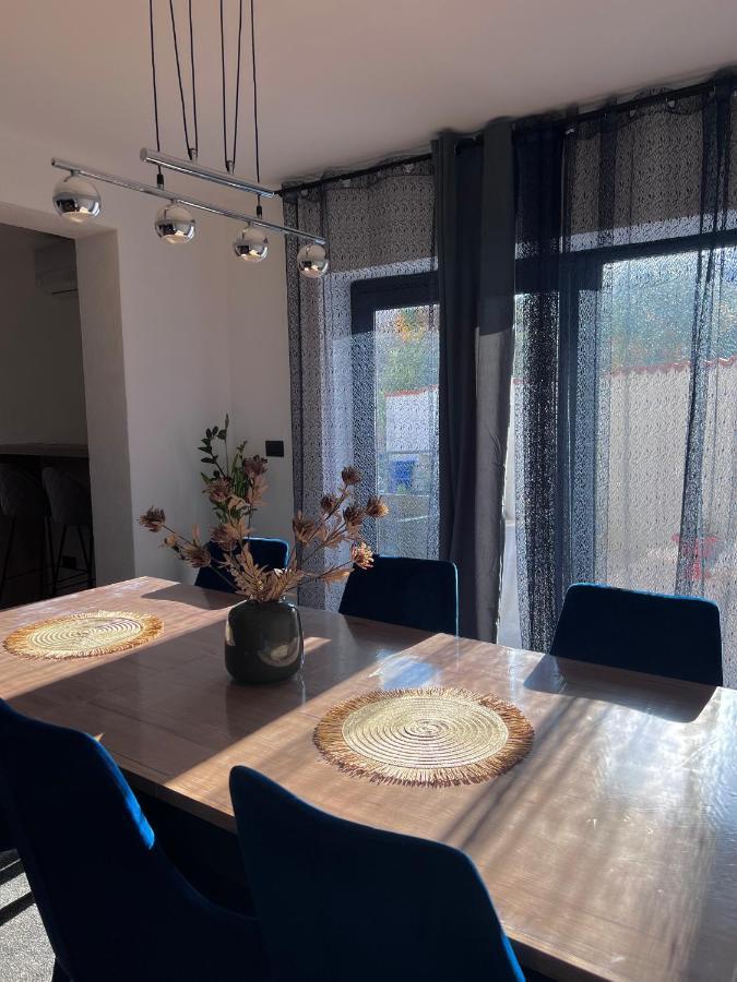 Betty Apartments Borik - Whole Ground Floor Rovinj Exterior foto
